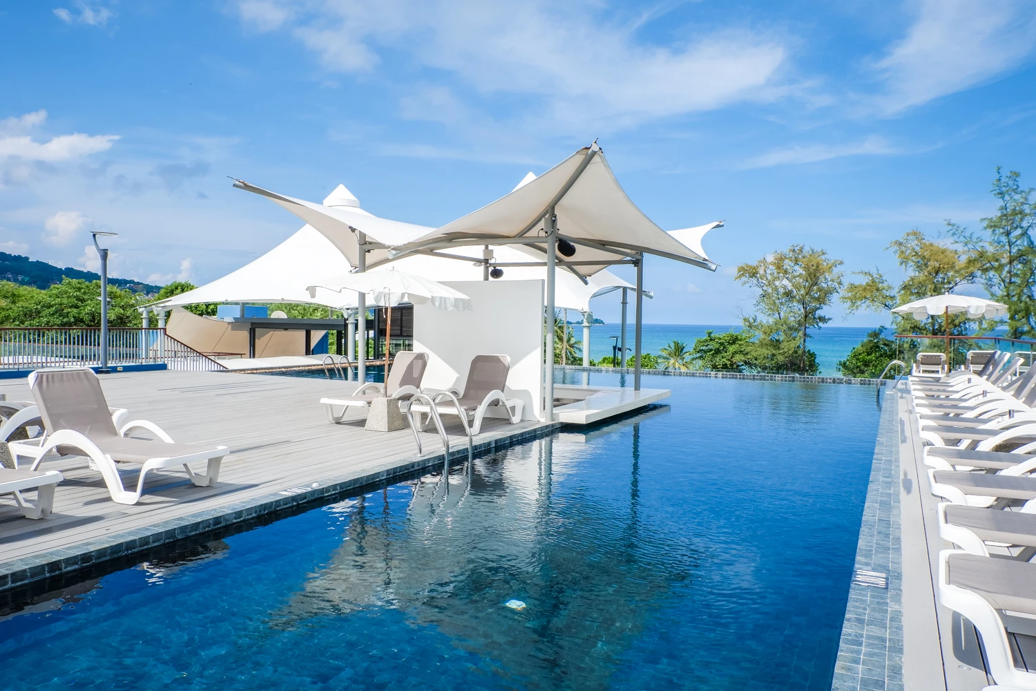 Rooftop Pool Bar